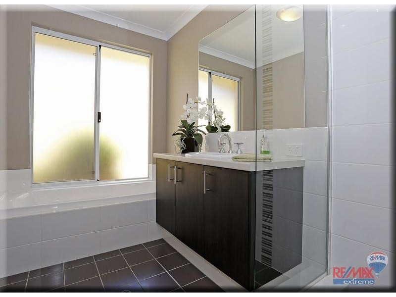 4 Featherstone Gardens, Butler WA 6036