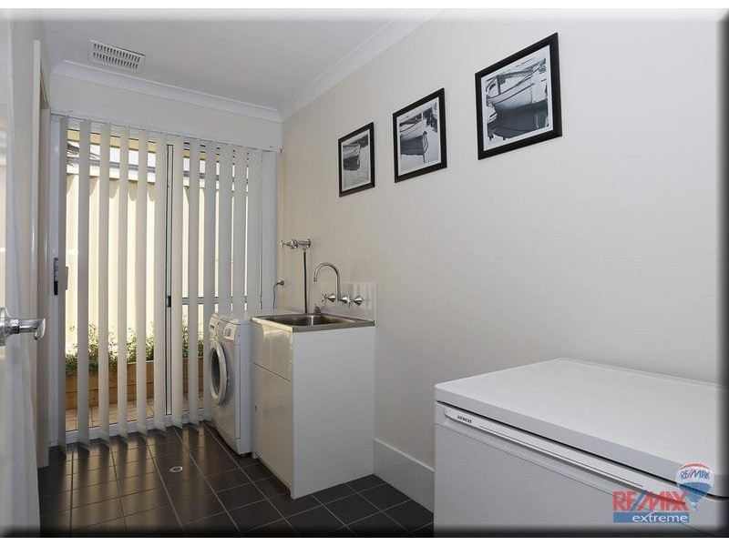 4 Featherstone Gardens, Butler WA 6036