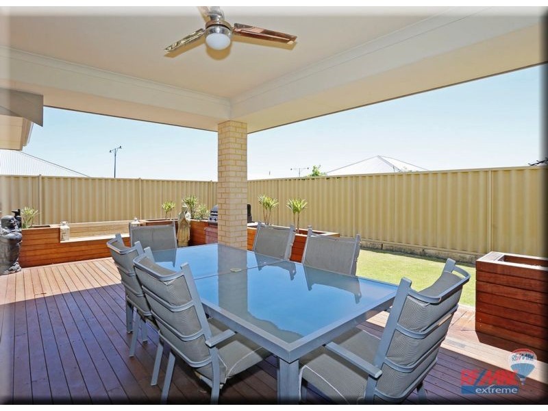 4 Featherstone Gardens, Butler WA 6036