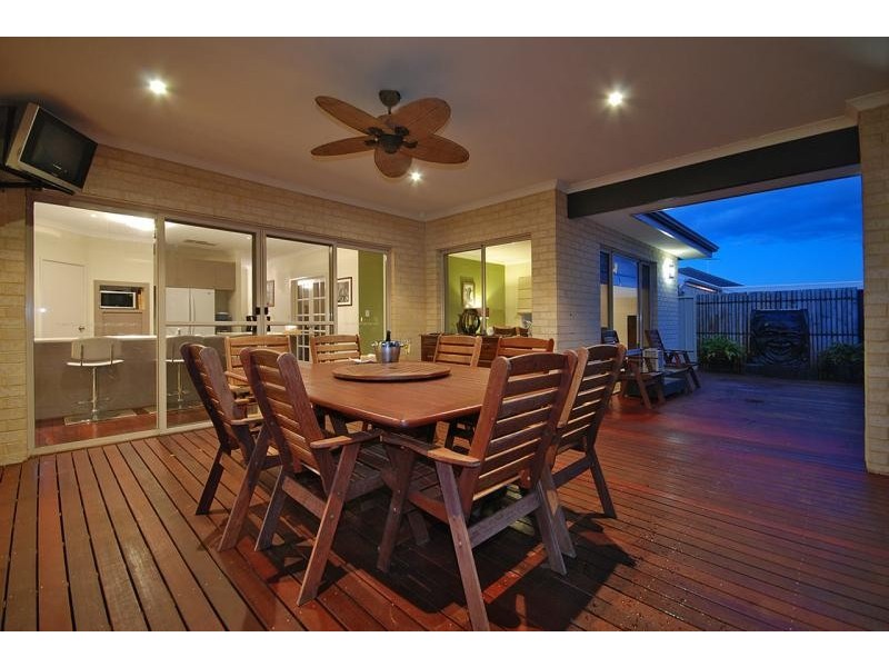 37 Benjamin Cres, Tapping WA 6065