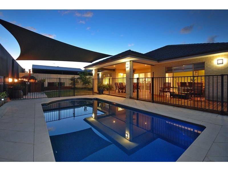 37 Benjamin Cres, Tapping WA 6065