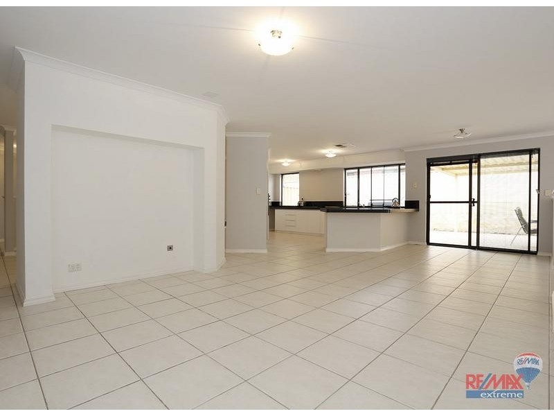 35 Crown Point Crescent, Butler WA 6036