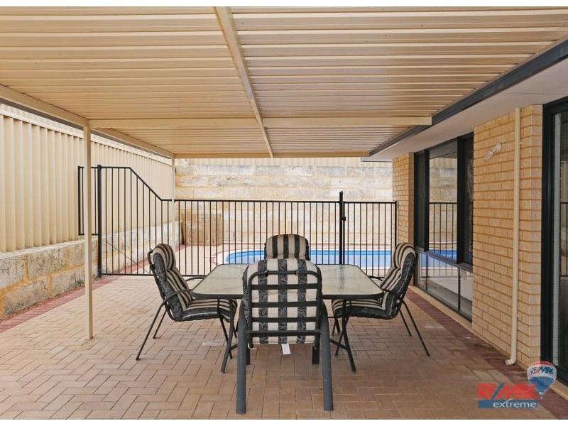 35 Crown Point Crescent, Butler WA 6036