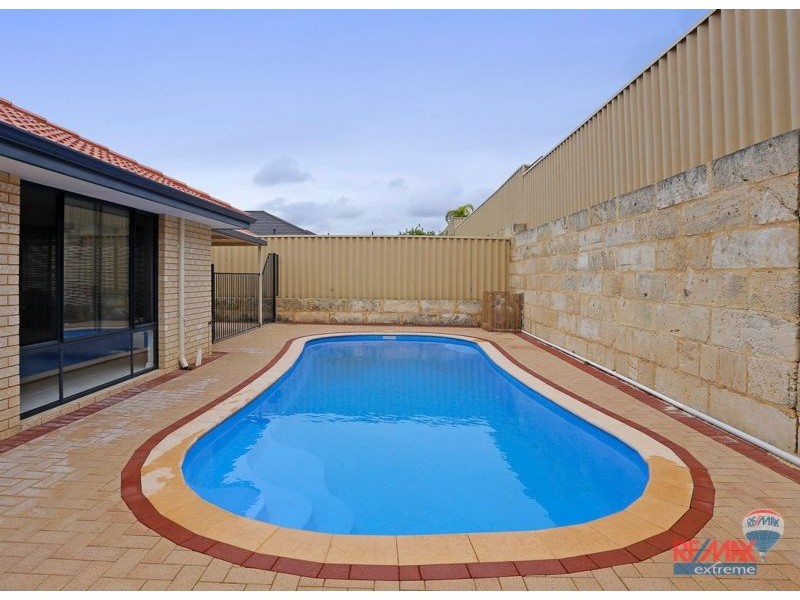 35 Crown Point Crescent, Butler WA 6036