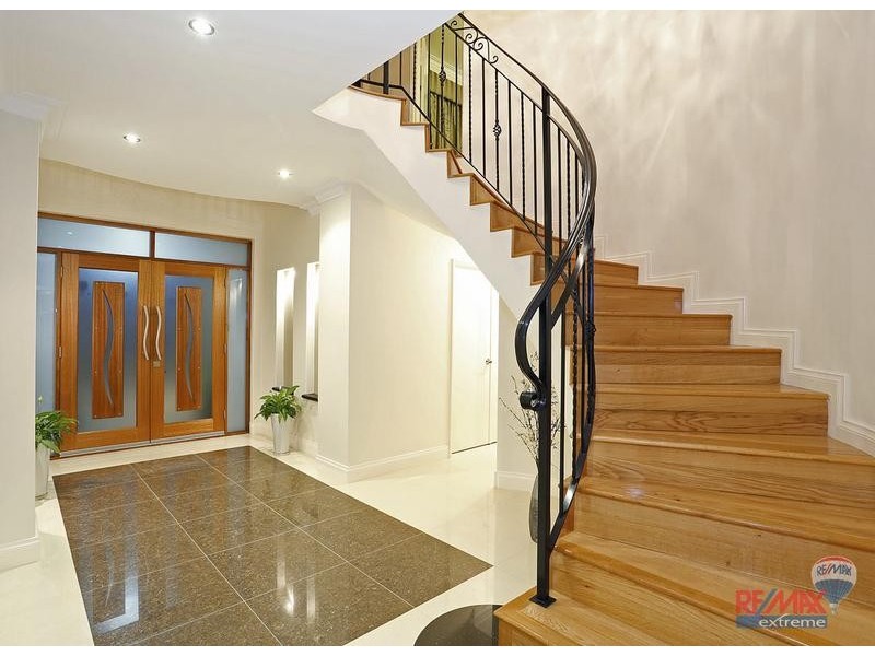 10 St. Lucia Road, Iluka WA 6028