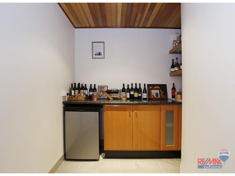 10 St. Lucia Road, Iluka WA 6028