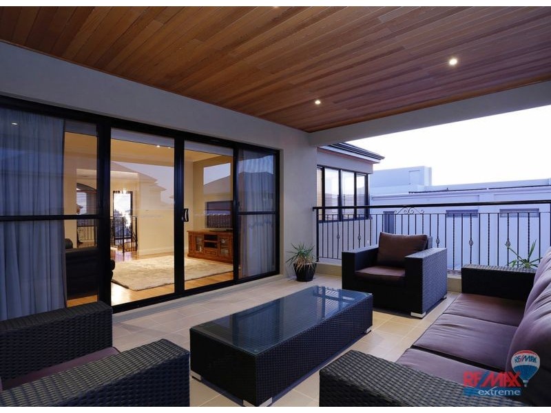 10 St. Lucia Road, Iluka WA 6028