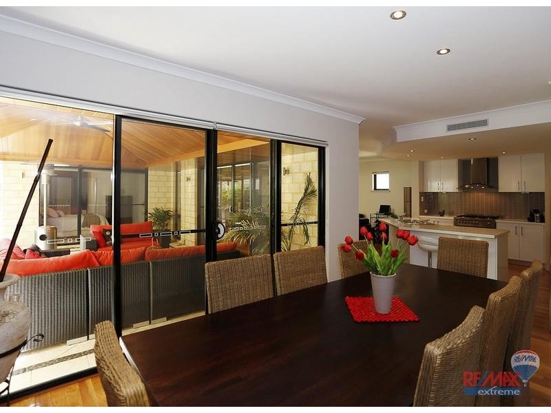 6 Pattaya Gardens, Iluka WA 6028