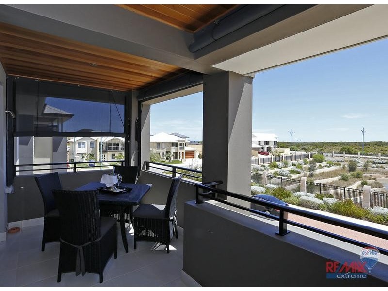 6 Pattaya Gardens, Iluka WA 6028