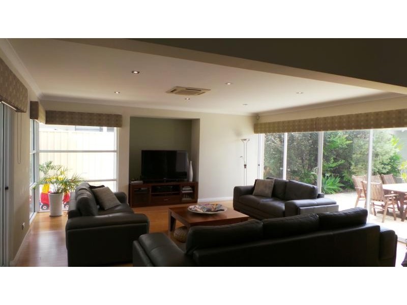 6 Gemini Way, Madeley WA 6065