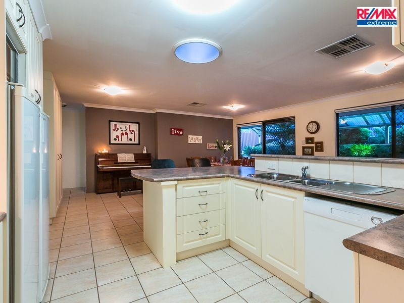 32 Wayfarer Road, Heathridge WA 6027