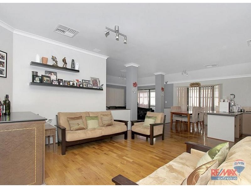 10 Valley Views Drive, Landsdale WA 6065