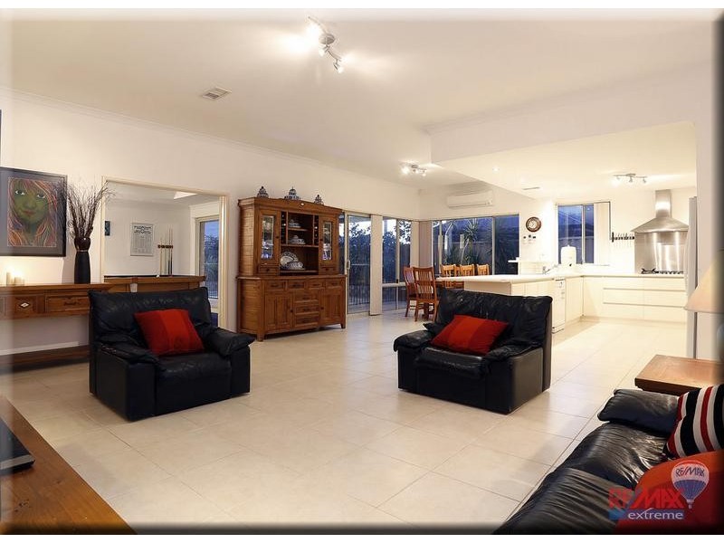 10 Tollesbury Avenue, Butler WA 6036