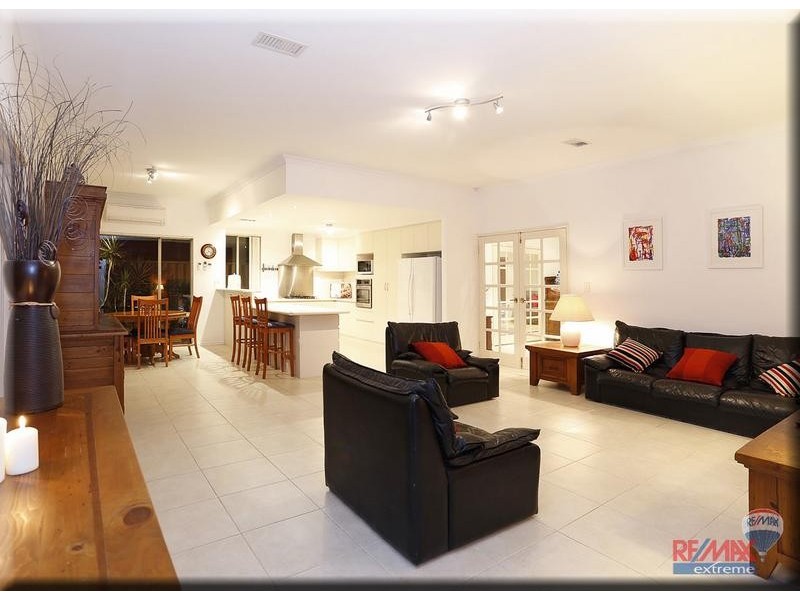 10 Tollesbury Avenue, Butler WA 6036
