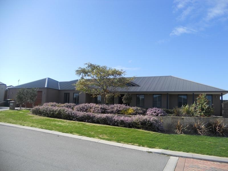 41 Crown Point Cres, Butler WA 6036