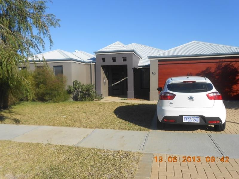 10 Ammanford Crescent, Butler WA 6036