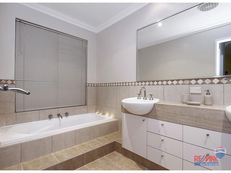 25 Antalya Vista, Iluka WA 6028