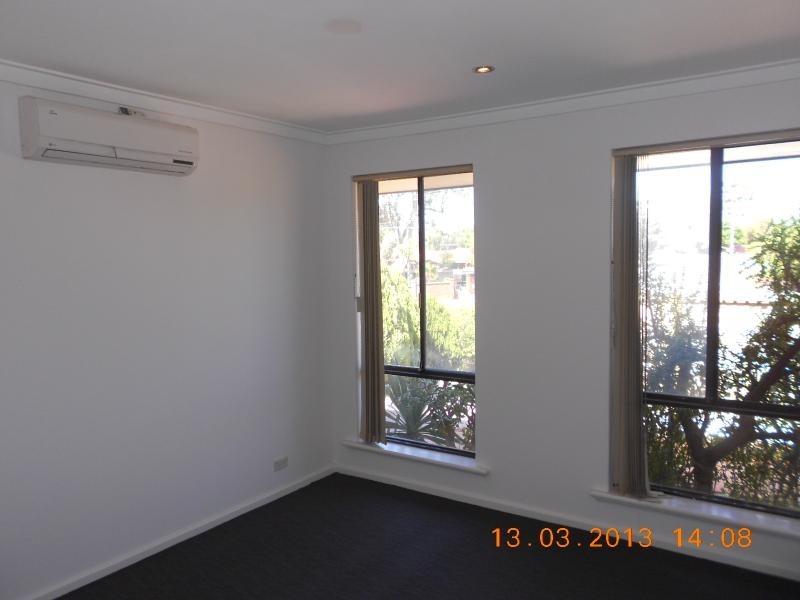 77 Giles Ave, Padbury WA 6025