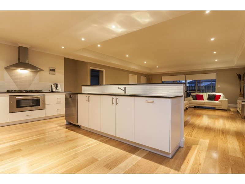 10 Venice Entrance, Iluka WA 6028