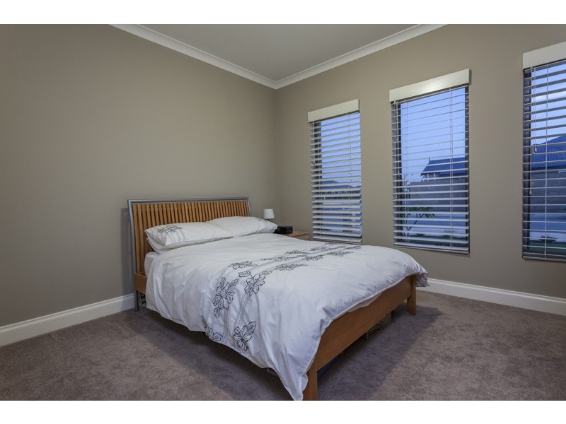 10 Venice Entrance, Iluka WA 6028