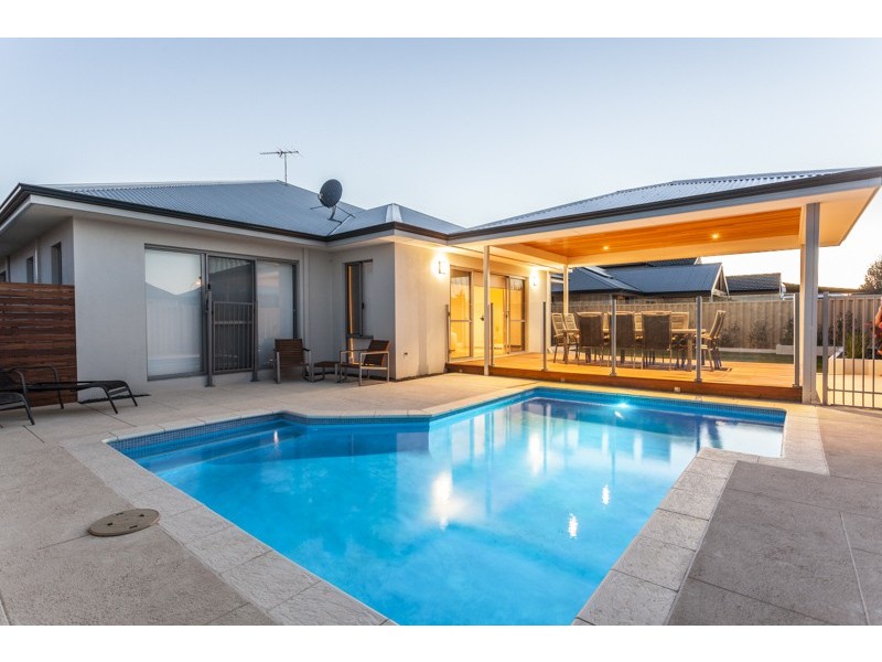 10 Venice Entrance, Iluka WA 6028