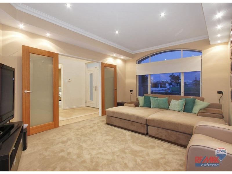 53 Amalfi Drive, Hillarys WA 6025