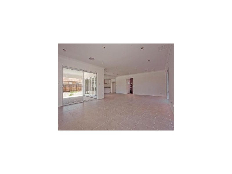 8 Longview Way, The Vines WA 6069