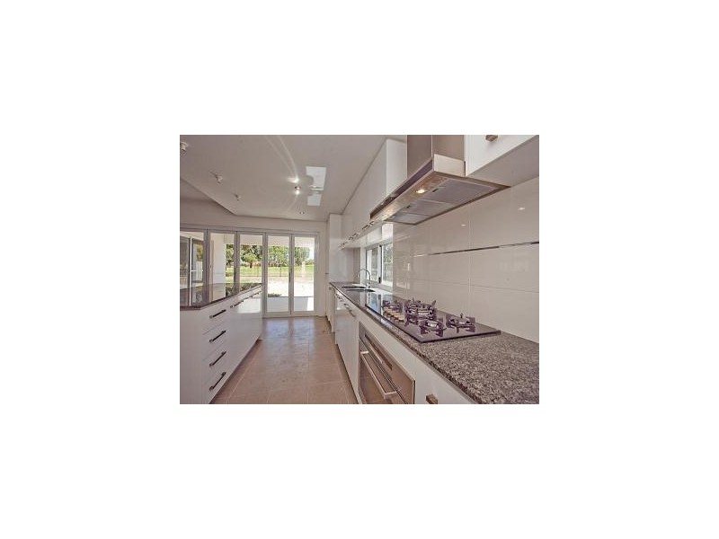 8 Longview Way, The Vines WA 6069