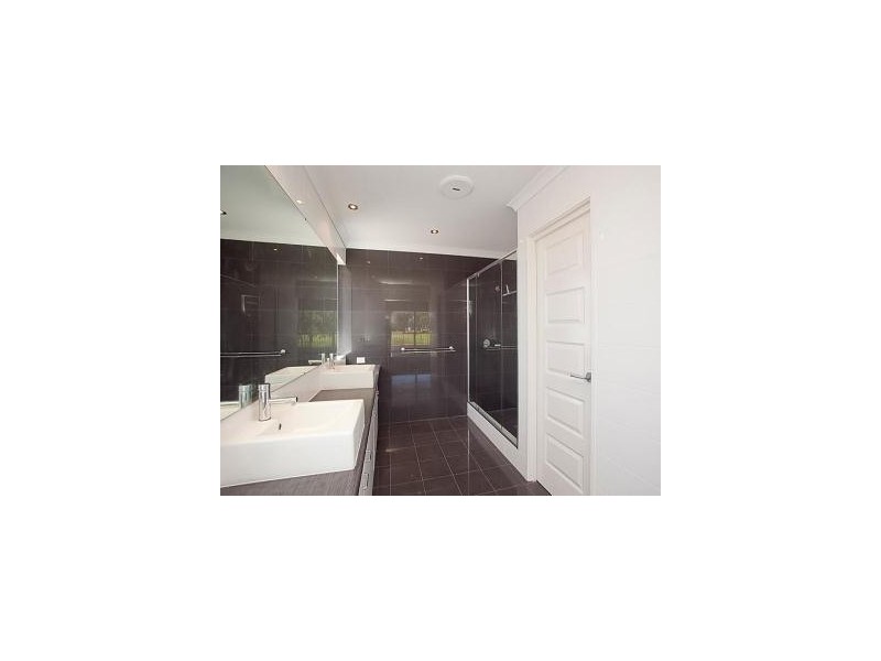 8 Longview Way, The Vines WA 6069