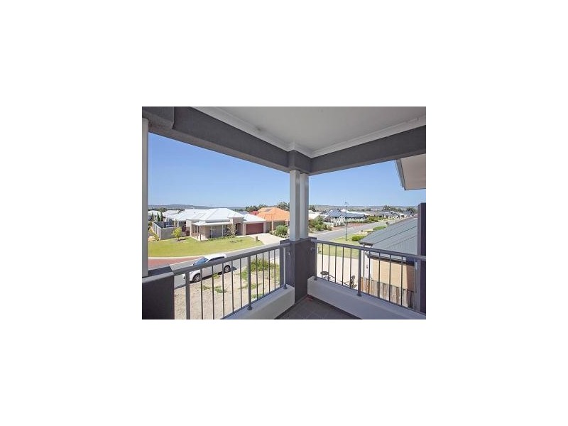 8 Longview Way, The Vines WA 6069