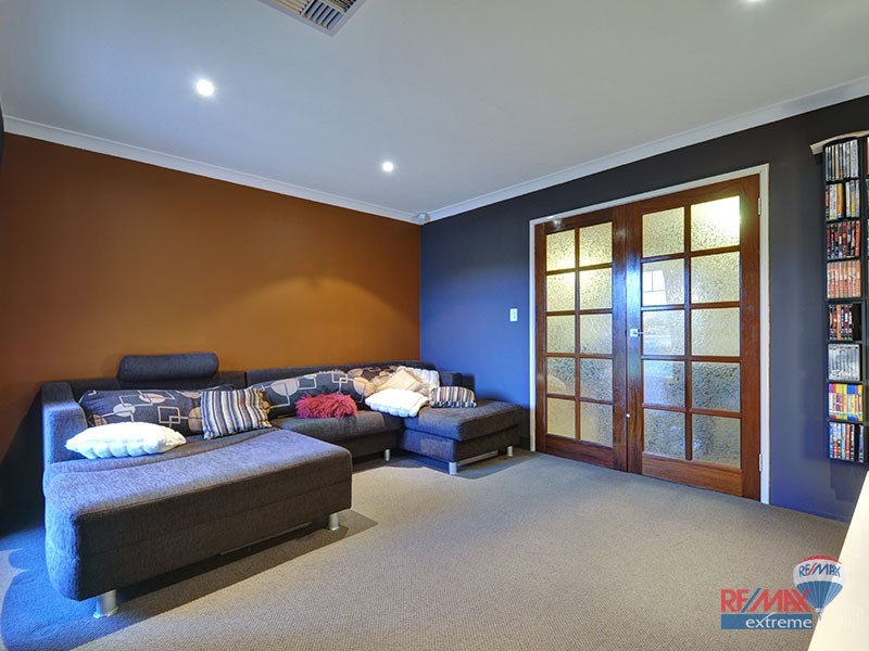 98 East Road, Pearsall WA 6065