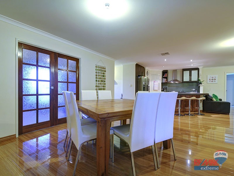 98 East Road, Pearsall WA 6065