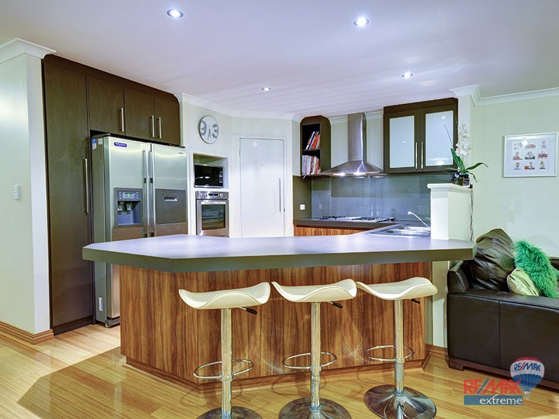 98 East Road, Pearsall WA 6065