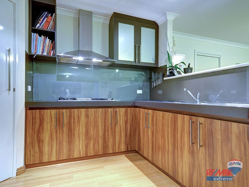 98 East Road, Pearsall WA 6065