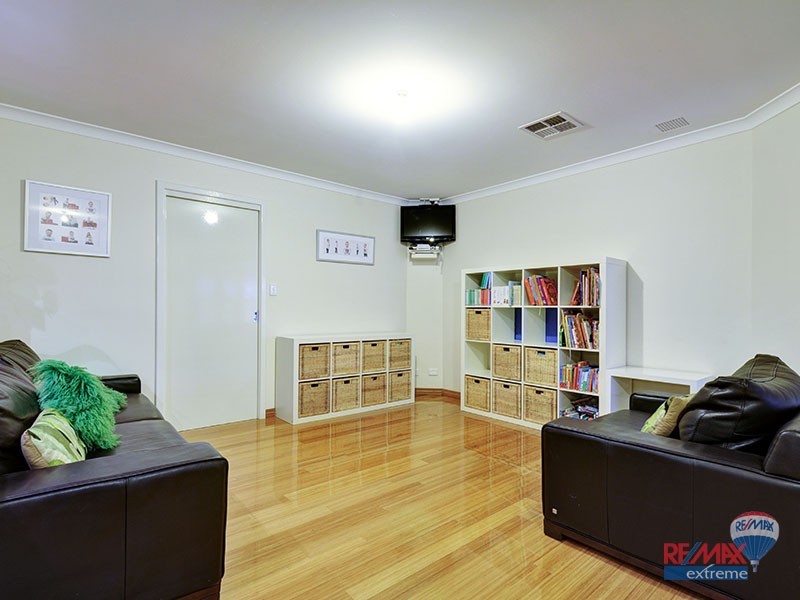 98 East Road, Pearsall WA 6065