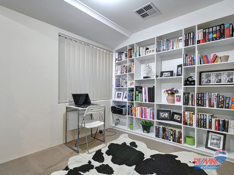 98 East Road, Pearsall WA 6065