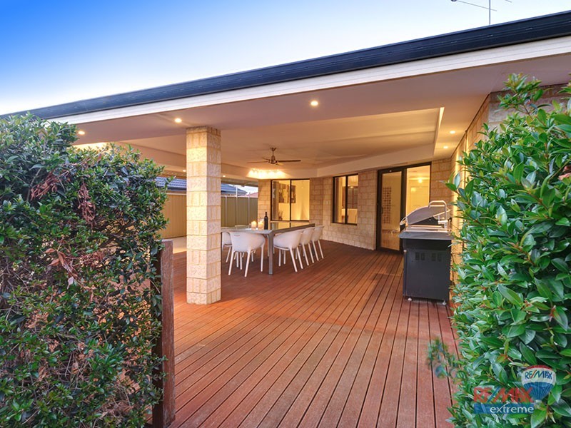 98 East Road, Pearsall WA 6065