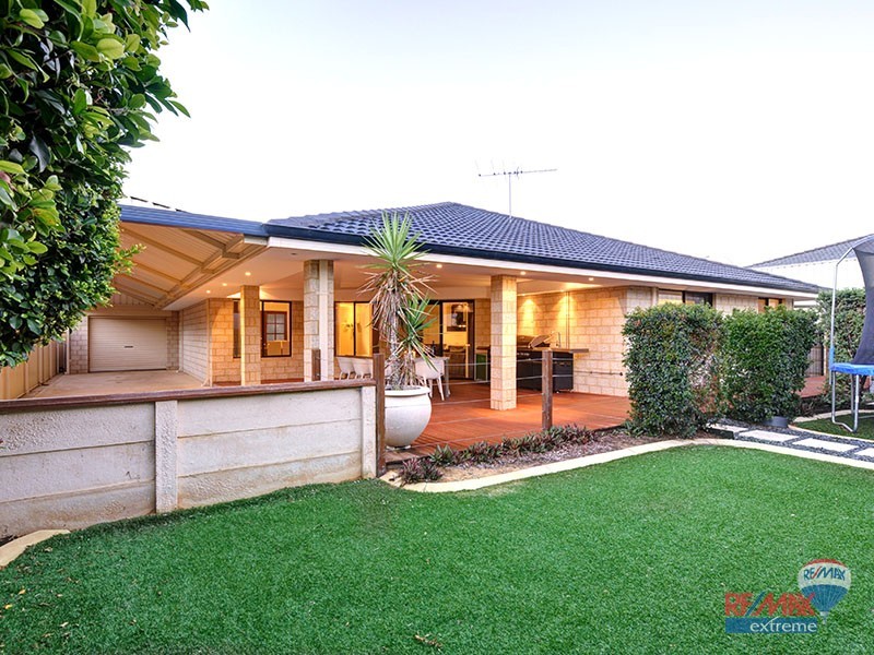 98 East Road, Pearsall WA 6065