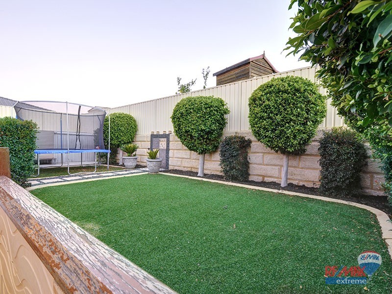 98 East Road, Pearsall WA 6065