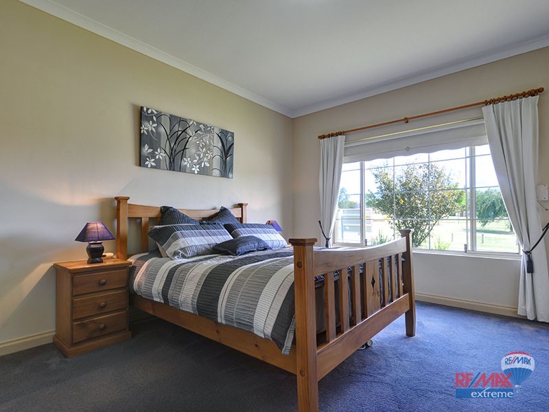 47 Busch Parkway, Pearsall WA 6065