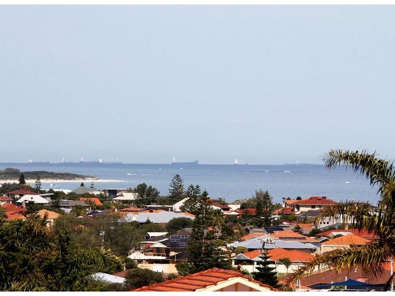 5 Fireball Way, Ocean Reef WA 6027