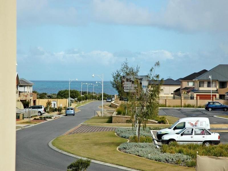 7 Beachside Dr, Burns Beach WA 6028