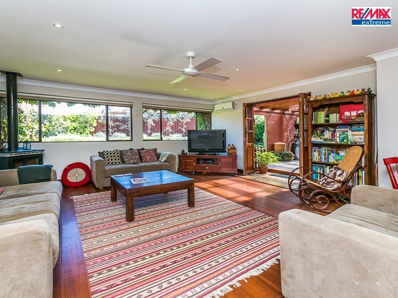 2 Davis Place*, Heathridge WA 6027