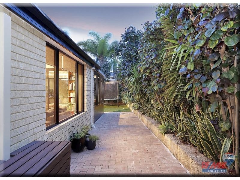 21 Navy Court, Quinns Rocks WA 6030