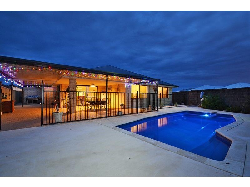 32 Redington Drive, Butler WA 6036