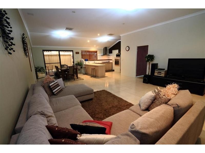 10 Sefton Place, Landsdale WA 6065