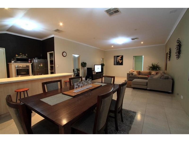 10 Sefton Place, Landsdale WA 6065