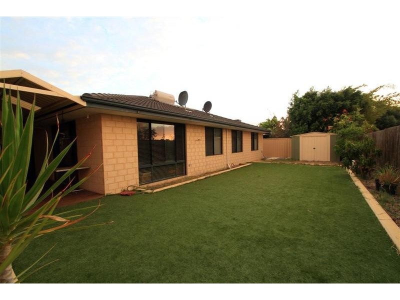 10 Sefton Place, Landsdale WA 6065