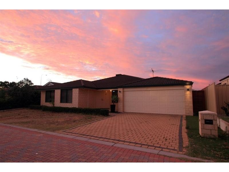 10 Sefton Place, Landsdale WA 6065