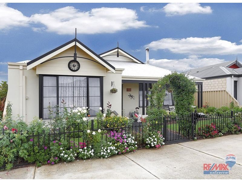 8 Moorlinch Street, Butler WA 6036